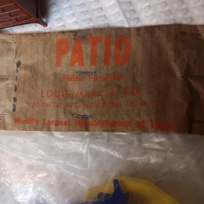 DOLLHOUSE FURNITURE (2)