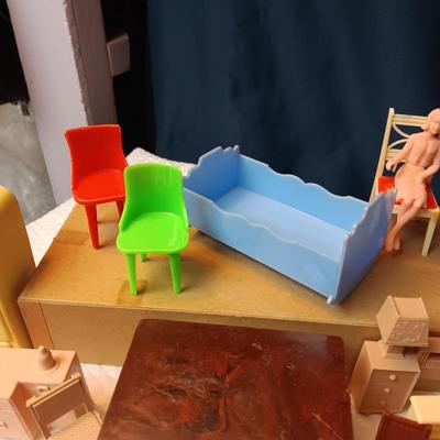 DOLLHOUSE FURNITURE (2)