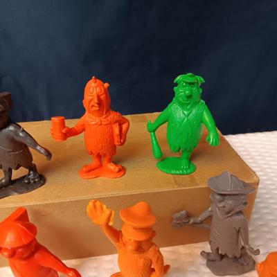 THE FLINTSTONES CHARACTERS