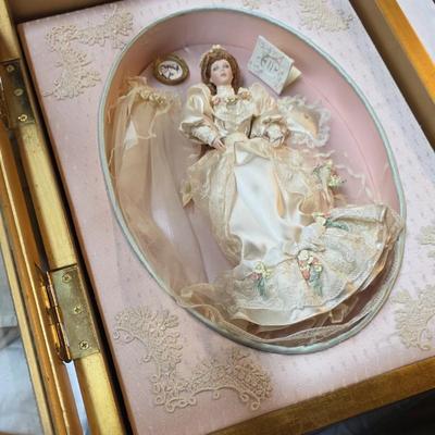 Franklin Mint “Elaine” Gibson Girl Wedding Remembrance Shadow Box Doll w/ COA (RenembRance)