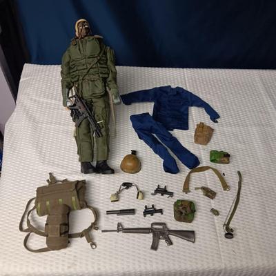 1994 GI JOE WITH GEAR