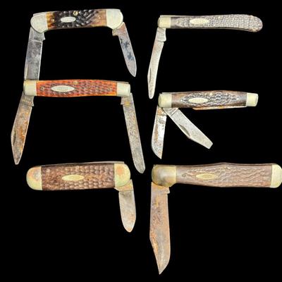 Sale Photo Thumbnail #76: Total of six pieces. All have either horn or faux horn handles. There is some rust or staining on the blades. Some blades may be broken or ground down, Measurement of longest: 9.5”L (open). [KD]