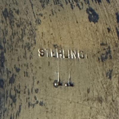 Sale Photo Thumbnail #115: [136g] Includes napkin rings, a Siam bracelet, a tea basket, and a Japanese Meiji salt service. Total of five pieces. Silver content confirmed using Niton XRF precious metals analyzer. [KD]