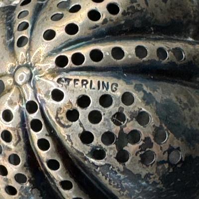 Sale Photo Thumbnail #118: [136g] Includes napkin rings, a Siam bracelet, a tea basket, and a Japanese Meiji salt service. Total of five pieces. Silver content confirmed using Niton XRF precious metals analyzer. [KD]