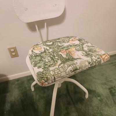 Sewing chair