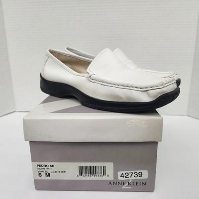 Anne Klein Pedro AK White Leather Slip On Loafers Women Size 6M Classic Comfort Shoes With Box
