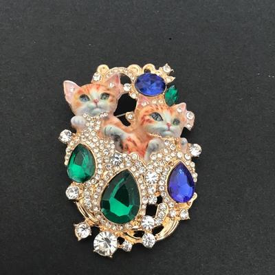 Sale Photo Thumbnail #10: Beautiful cat fashion brooch 
Please see attached photos