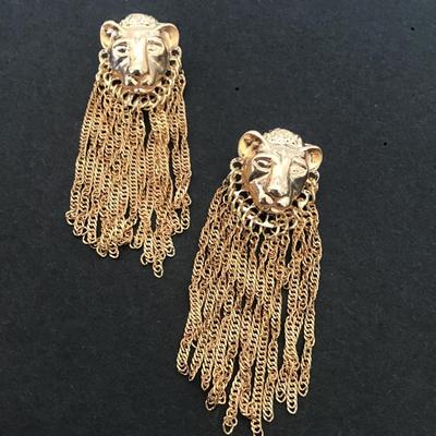 Sale Photo Thumbnail #95: Very nice gold tone lion fashion earrings 
Please see attached photos