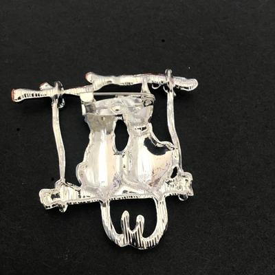 Sale Photo Thumbnail #113: Very cute cat Brooch 
Please see attached photos