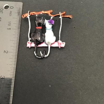 Sale Photo Thumbnail #114: Very cute cat Brooch 
Please see attached photos