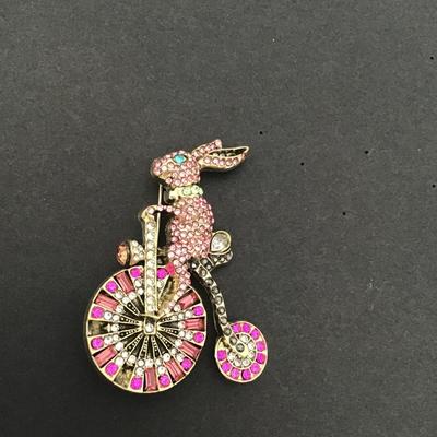Sale Photo Thumbnail #144: Very cute Easter Bunny rhinestone brooch 
Please see attached photos