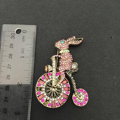 Sale Photo Thumbnail #145: Very cute Easter Bunny rhinestone brooch 
Please see attached photos