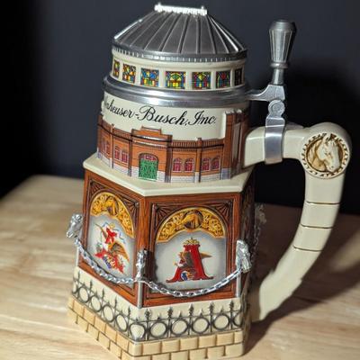 Anheuser-Busch Collectors Club 1999 Members Only Stein World Clydesdale Stable w/ Box