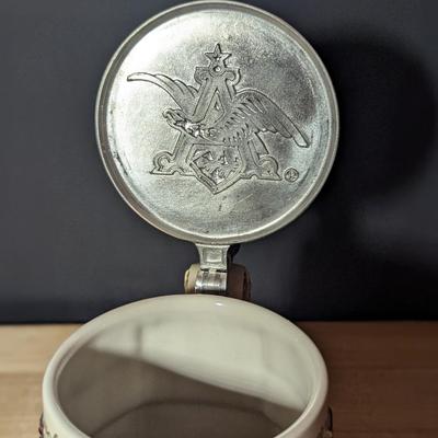 Anheuser-Busch Collectors Club 1999 Members Only Stein World Clydesdale Stable w/ Box