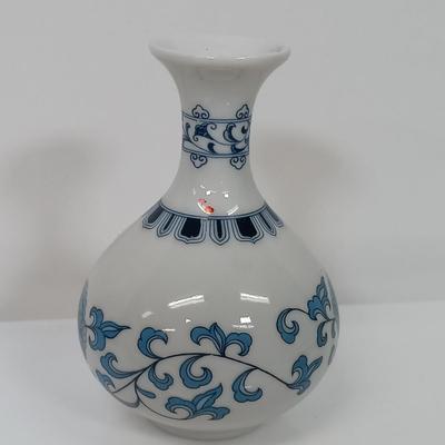 LOT 24: Franklin Mint Treasures of the Imperial Dynasties Set of (9) Miniatures