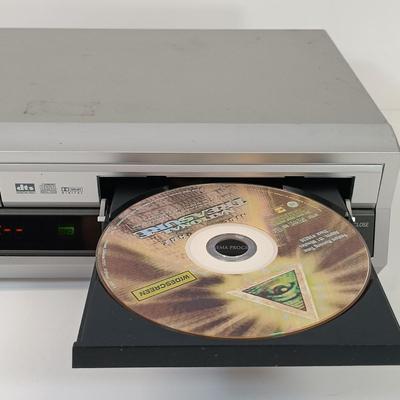 LOT 33: Toshiba SD-V396 DVD Video Player / Video Cassette Recorder
