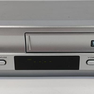 LOT 34: Samsung DVD-V4600 DVD / VHS Dual Deck