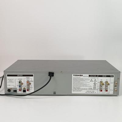 LOT 36: Toshiba SD-V392SU DVD / VCR Deck