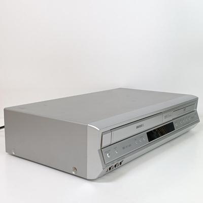 LOT 36: Toshiba SD-V392SU DVD / VCR Deck