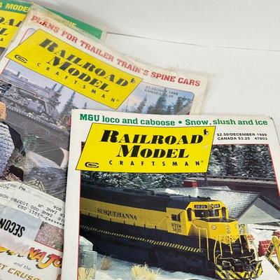 LOT 45: The Philadelphia 1871 Train Wall Decor & Vintage Train Magazines