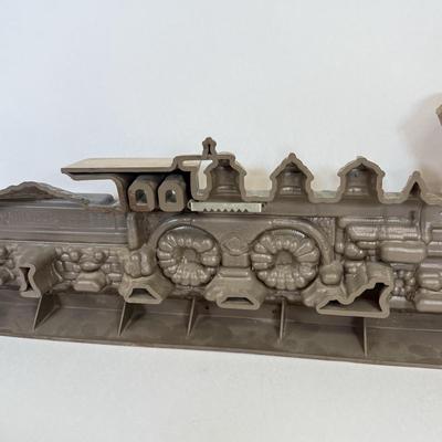 LOT 45: The Philadelphia 1871 Train Wall Decor & Vintage Train Magazines