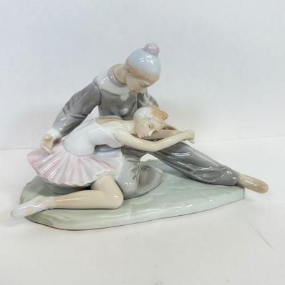 LOT 46: Boxed Porcelain Figurines: Paul Sebastian Collection, Hummel Club & More