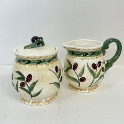 LOT 50: Linea Classe 12pc Coffee Cup Set in Box & NIP Oneida Oliveto Sugar Bowl & Creamer Set