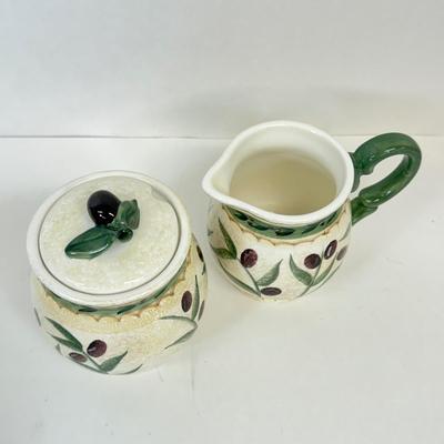 LOT 50: Linea Classe 12pc Coffee Cup Set in Box & NIP Oneida Oliveto Sugar Bowl & Creamer Set