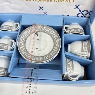 LOT 50: Linea Classe 12pc Coffee Cup Set in Box & NIP Oneida Oliveto Sugar Bowl & Creamer Set