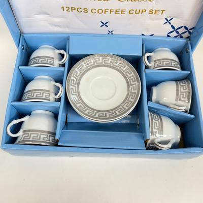LOT 50: Linea Classe 12pc Coffee Cup Set in Box & NIP Oneida Oliveto Sugar Bowl & Creamer Set