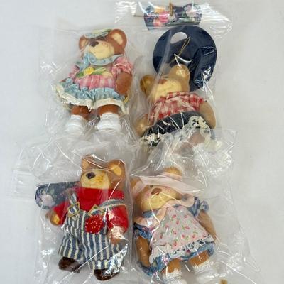 LOT 52: Doll Collection: Madame Alexander, Real Teen 14", Shelf Sitters & More