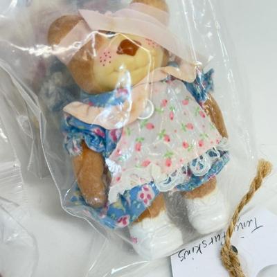 LOT 52: Doll Collection: Madame Alexander, Real Teen 14", Shelf Sitters & More