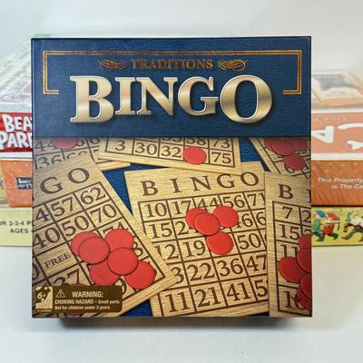 LOT 56: Collection of Games & Ravensberger Puzzle w/ Stow & Go Mat