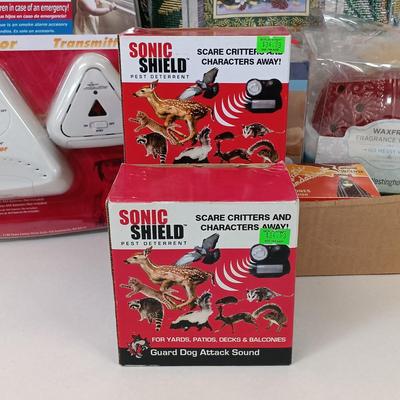 LOT 70: Collection of NIP and Vintage Home Items