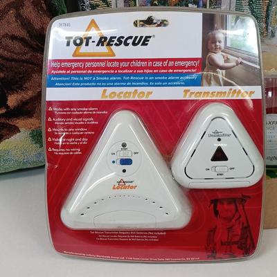 LOT 70: Collection of NIP and Vintage Home Items