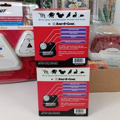 LOT 70: Collection of NIP and Vintage Home Items