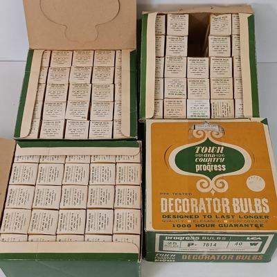 LOT 74: Progress Town and Country P-7614 Decorator Bulbs