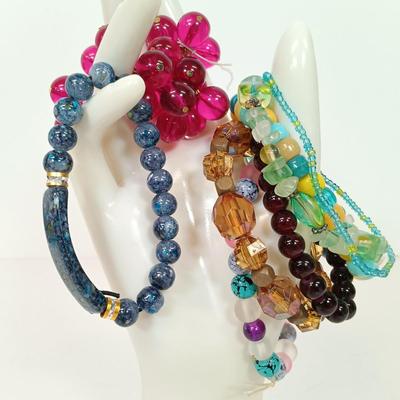 LOT 76: Vintage Beaded Costume Jewelry