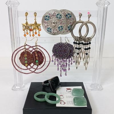 LOT 77: Interchangeable Ring with Dangling Earrings