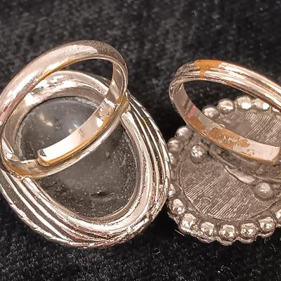 LOT 79: Collection of Vintage Costume Rings