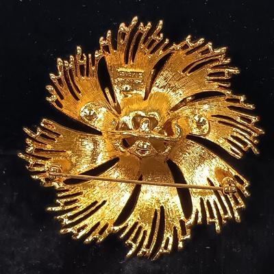 LOT 80: Set of (4) Monet Cordelia and Mirador Brooches