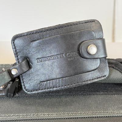 LOT 86: Kenneth Cole Garment Bag