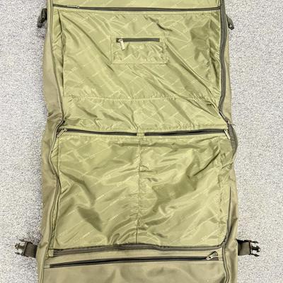 LOT 86: Kenneth Cole Garment Bag