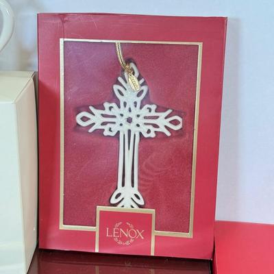 LOT 87: Lenox Christmas Ornaments & Porcelain Decor in Boxes, Gorham Snowman Ornaments & More