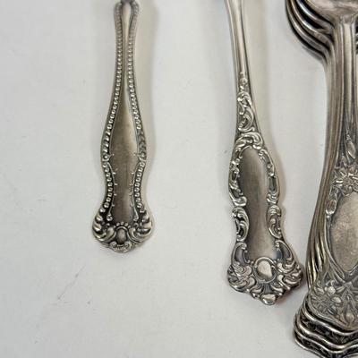 LOT 88: Collection of Silverplated Flatware