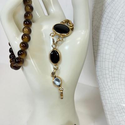 LOT 93: Vintage Jewelry: Art Deco Pins, Necklaces & Bracelets