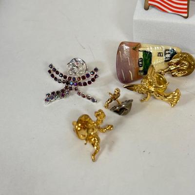 LOT 96: Variety of Small Pins
