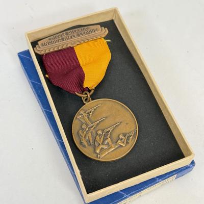 LOT 100: Vintage Championship Medals, New York Patches