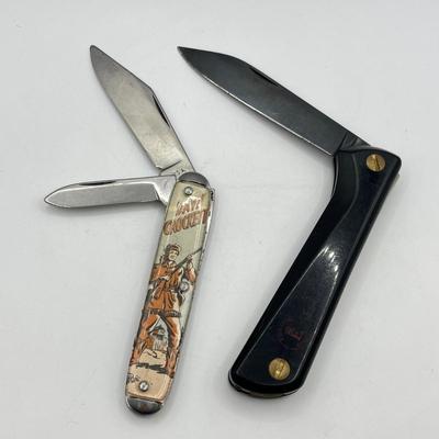 LOT 108: Two Vintage Pocket Knives - EKA Sweden and Davy Crocket