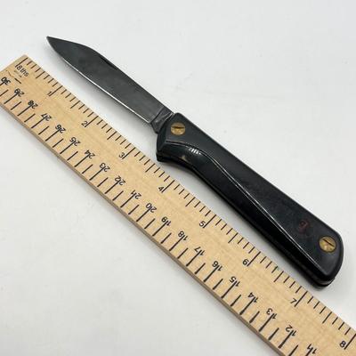 LOT 108: Two Vintage Pocket Knives - EKA Sweden and Davy Crocket